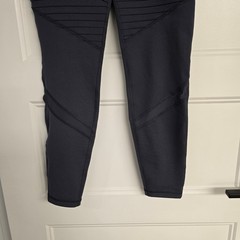 Women’s Old Navy Active “Go-Dry” Gray Cropped Athletic Leggings | Size Small