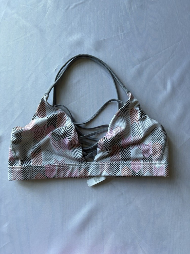 Victoria Sport Strappy Crossback Chevron Sports Bra Wireless Pullover S