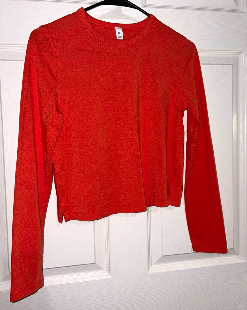 Lululemon Cropped Long Sleeve Crew Neck Slim Fit Orange size 2