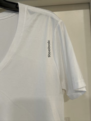 EUC Set of 2 Reebok Women’s Size L Short Sleeve V Neck Workout Speed Wick Shirts