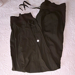 lululemon Women’s Army Green Dance Studio Pants Size 8 Drawstring Waist Pockets