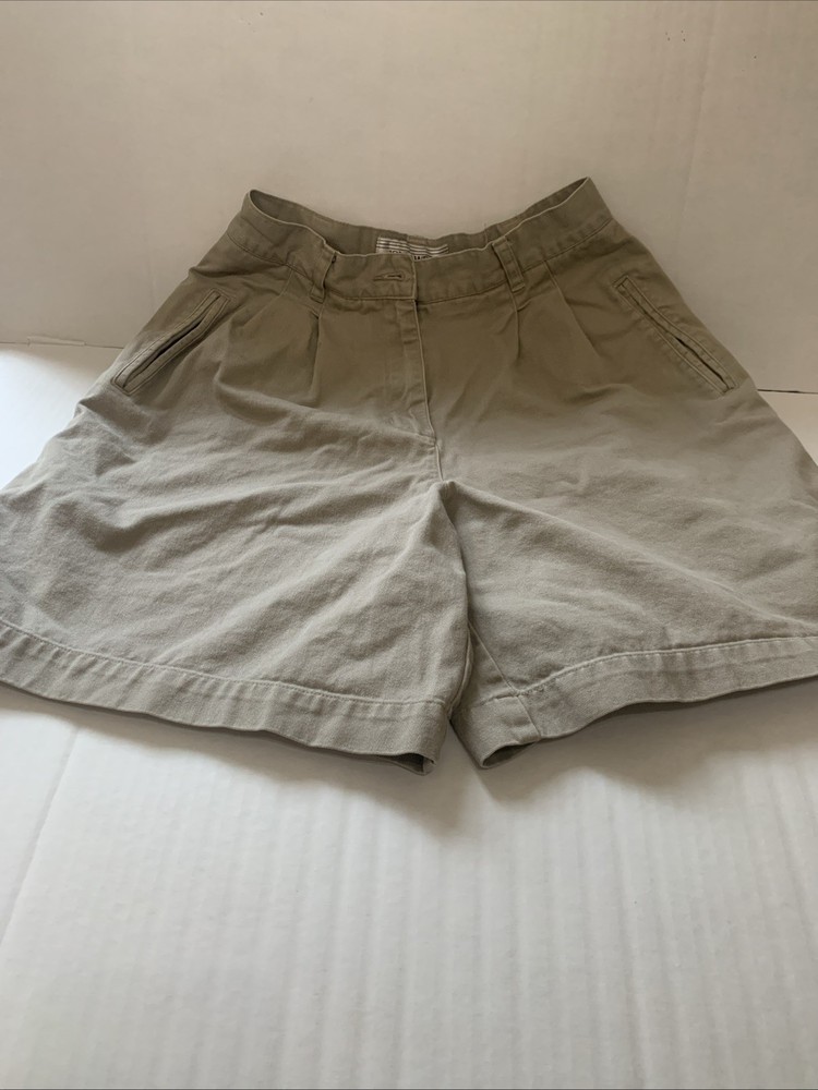 Women’s Size8 Khaki Shorts. Jones Wear Cotton, Machine Wash ,3 Pockets