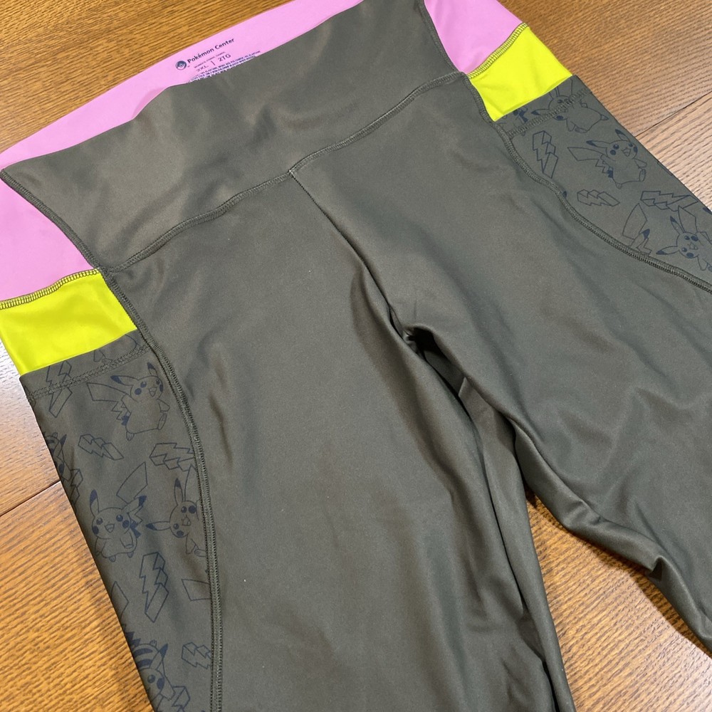 POKÉMON CENTER Colorblock Pikachu Graphic Leggings Cropped Athleisure Sz 2XL