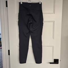 Women’s Old Navy Active “Go-Dry” Gray Cropped Athletic Leggings | Size Small