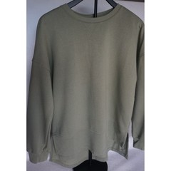 Universal Thread Olive Green Oversized Crewneck Sweatshirt Medium Side Slit Hem