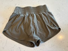 GapFit Womens small Athletic high rise running shorts Lot of 3 white mauve green