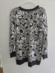 LuLaRoe Hannah Crewneck Floral Tunic Sweatshirt Size Medium EUC Long Sleeve Soft