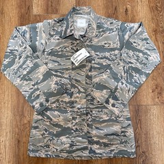 NEW US Air Force Women’s Utility Camoflage Coat Size 4L Camo Combat RABU Coat