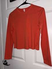 Lululemon Cropped Long Sleeve Crew Neck Slim Fit Orange size 2