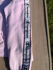 Champion Women’s Pink Logo Pullover Hoodie M Fleece Pockets Drawstring
