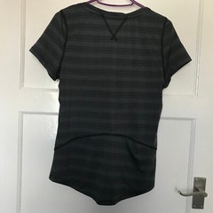 Layer 8 Grey Gym Top UK 8 XS Short Sleeve Quick Dry Stripe V Neck