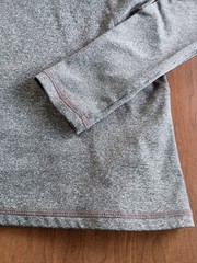 Layer 8 Women’s Gray Long Sleeve Activewear Top Thumb Holes Sz Small