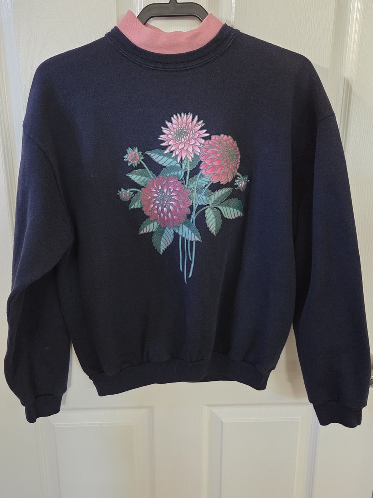 Morning Sun Vintage Dahlia Flower Sweatshirt Women’s Petite Medium