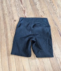 Alo Yoga High Waist Airlift Shorts Size M Black Pull On Biker 7.5″ Inseam Logo