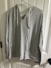 Time and Tru Women’s Gray Lightweight Hoodie Pullover Long Sleeve Size Large
