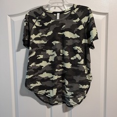 Lululemon Women’s Size 10 Camo Short Sleeve Running Training Athletic Shirt Gray