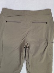 L.L.Bean Women’s Trail Shorts Capri Pants Size 16 REG Khaki Camping Classic