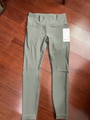 NWT Lululemon Gray Green In Focus Run Tight Leggings Size 12