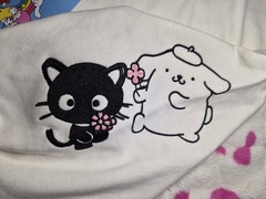 Women’s Large Cream Hello Kitty & Friends Embroidered Sweatshirt – New