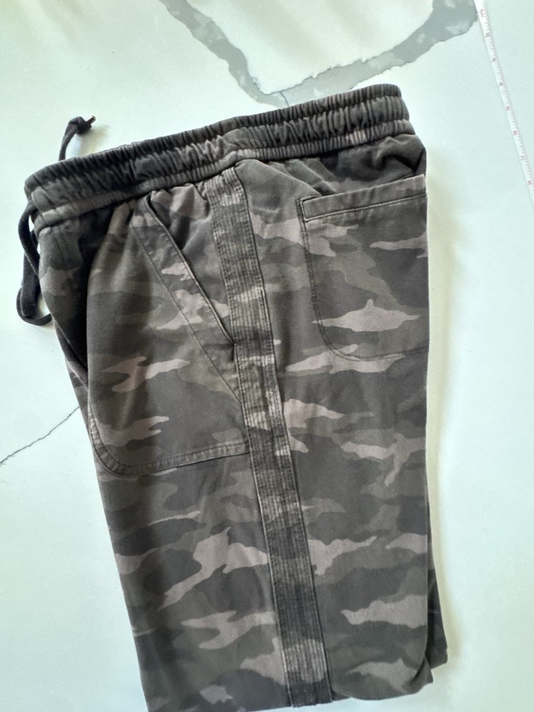 ATHLETA Farallon Joggers Pull On Pants w/Pockets Drawstring (camo) Small