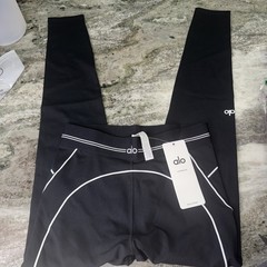 NWT Alo Yoga Black Medium 7/8 Airlift High-Waist legging (ak33)