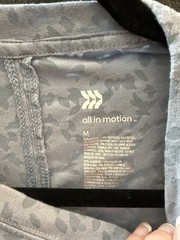 All in Motion Women’s Cropped Tank Top M Blue/Gray Animal Print