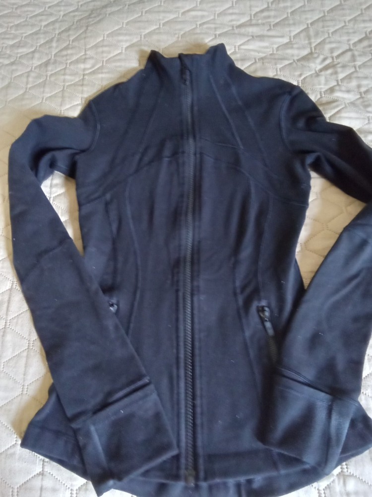 Lululemon Women’s Black Figure Skating Nylon/Lycra Jacket Sz 2