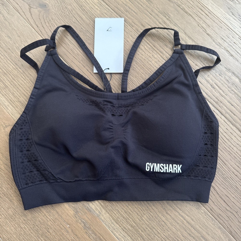 Gymshark Energy+ Seamless Sports Bra Black with padding Sz Medium NWT