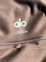 EXCELLENT CONDITION ALO YOGA High-Waist Airlift Legging in Espresso Size L