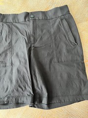 Athleta Pull On Shorts Black Size 12 Zip Pockets Waist 34” Inseam 8”