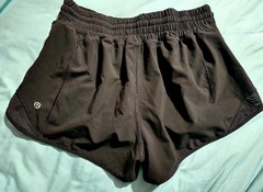 Lululemon Hotty Hot Low-Rise Lined 2.5 in Shorts Black Women’s Size 6