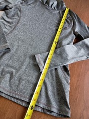 Layer 8 Women’s Gray Long Sleeve Activewear Top Thumb Holes Sz Small