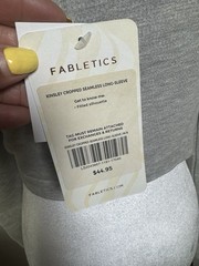 Fabletics Kinsley Cropped Seamless Stretch Long Sleeve Square Neck Top M Gray
