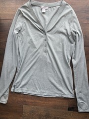 Athleta Women’s V-Neck Henley Top Slim Fit Stretch Knit Gray Size S