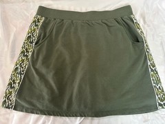 Women’s Green Athleisure Activewear Pull-On Short Skort Animal Print Pocket