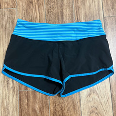 Lululemon Women’s Black/Blue Athletic Shorts Striped Waistband Size 4