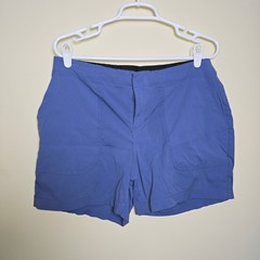 Eddie Bauer Women’s 10 Periwinkle Blue Purple 4″ Shorts with Large Pockets Nylon