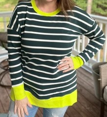 LuLaRoe 3XL Hannah Crew Neck Sweatshirt – Light Blue w ith Nutcracker Print