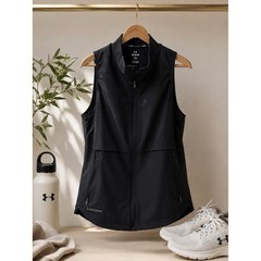 Under Armour Run Vest Womens Medium Black Full Zip Storm Lightweight
