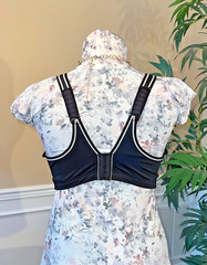LIVI Active, Molded Underwire Sports Bra Wide Straps Black W/White Piping Sz 44D