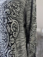New VOCAL Womens CRYSTAL GRAY FLEUR DE LIS CROPPED SWEATER CROP SHIRT S Small