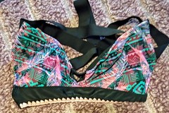 Geometric Print Crossback Wireless Sports Bra Black/Multicolor Women’s S