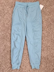 lululemon Dance Studio Mid-Rise Jogger *Lined Women’s size 6 WBLE