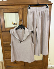 Danskin 2pc Sweatsuit Set Beige Sleeveless Collared Top Elastic Waist Pants S/P