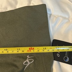 O To 5 NWT Active Leggings Size L/XL Seamless Waistband Green/Black