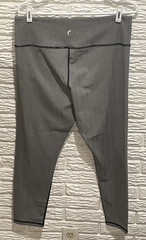 Women’s Zyia Active Leggings Pants Grey Size 16-18 Inseam=23.5 in. Nylon/Spandex
