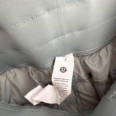Lululemon Gray Athletic Shorts 100% Nylon Elastic Waist Pockets Gym Yoga Running