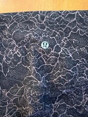 LULULEMON Align Leggings SIZE 6, LACESCAPE ROSE BLACK, 21″ inseam