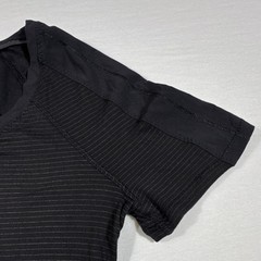 lululemon Women’s Black/Gray Striped Scoop Neck Stretch Tee 15 PTP Size Small