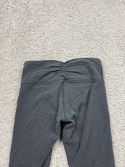 Lululemon Leggings Women Size 6 Gray Activewear Stretch Mid-Rise Cropped